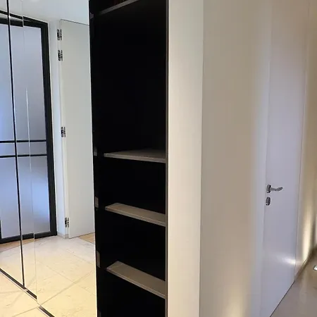 Maison Elouise ミデルケルケ